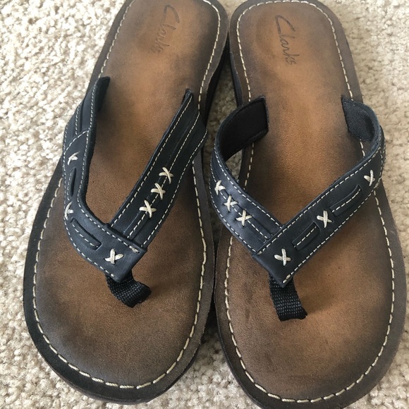 Clarks Leather Flip Flop Sandals Slip On Flats - Picture 2 of 4